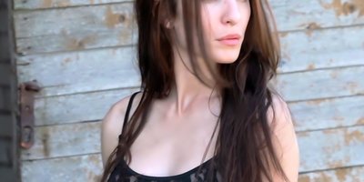 Erotic videos: The Traveller - Shelter