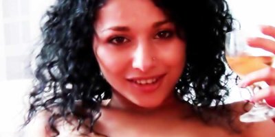 GLORIA A in ELLEHA